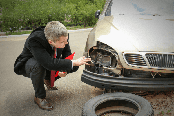 How to become claims adjuster